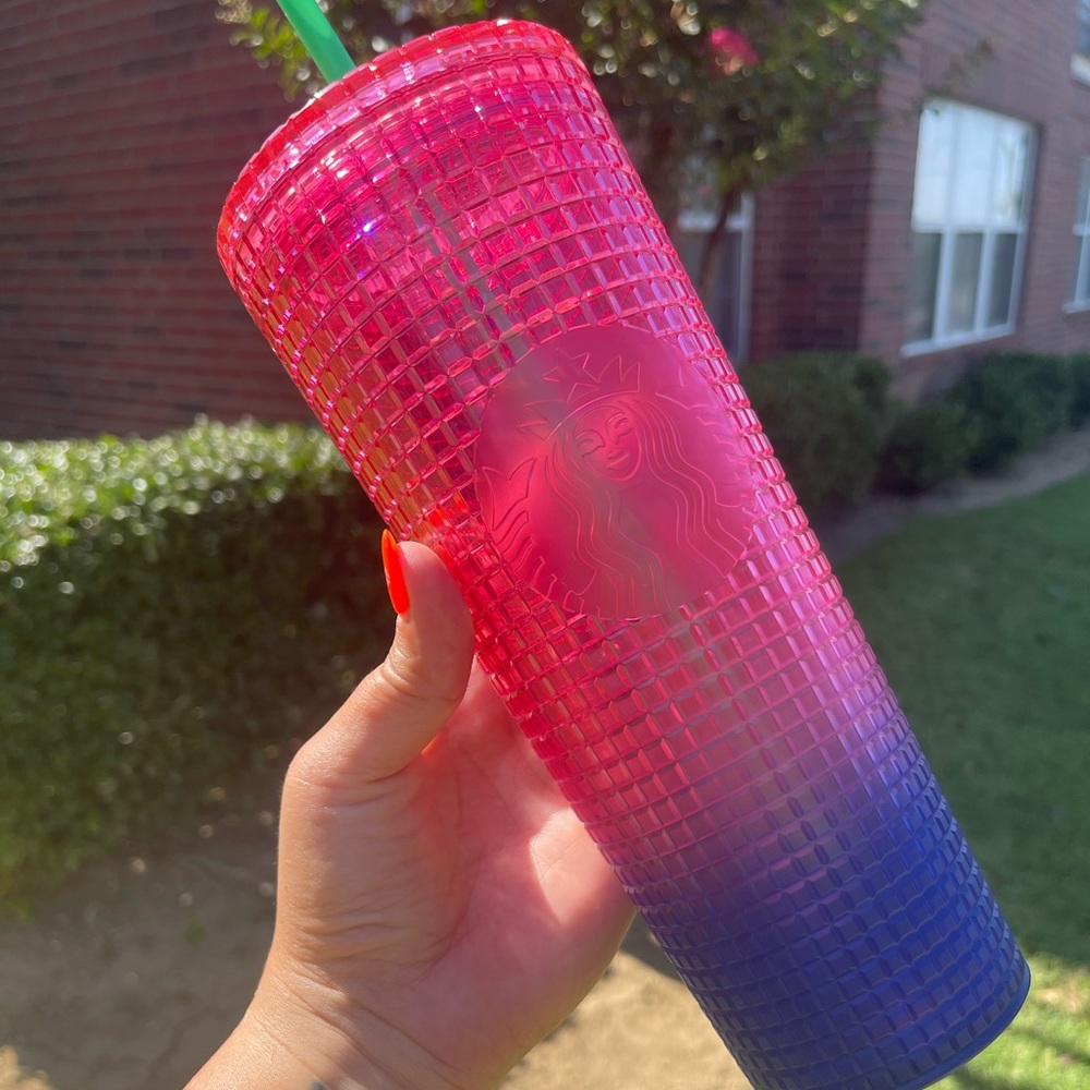 2022 Starbucks Summer Ombré Pink and Indigo Blue Grid Venti Tumbler